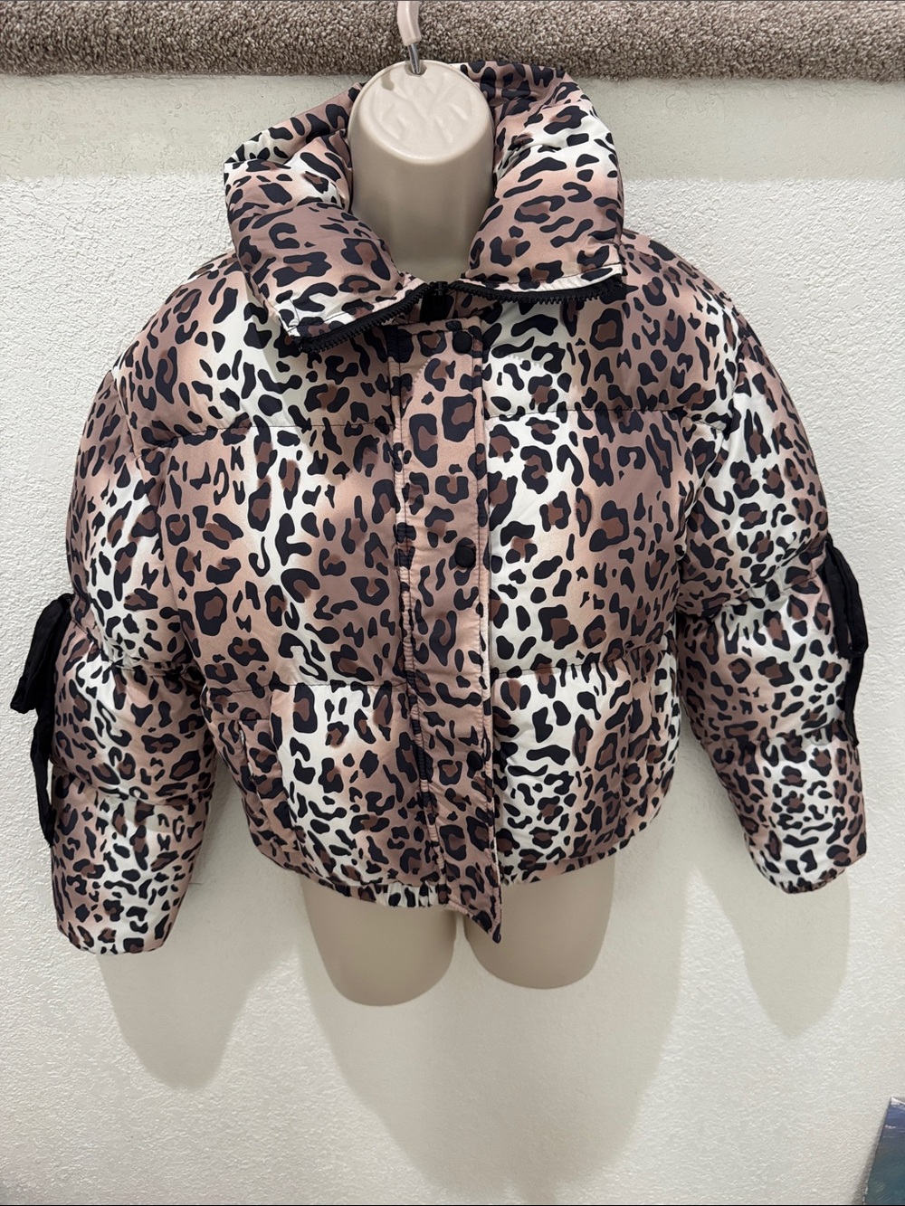 MADDEN GIRL Women’s Leopard Print Lightweight Cropped Puffer Size Small EUC